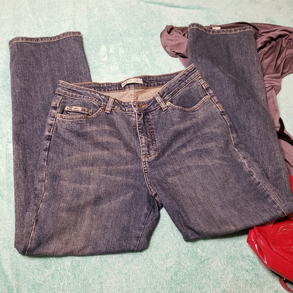 Lee Natural Straight Leg Medium Wash Jean Size 10 - Picture 6 of 7